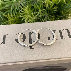 Brinco de Argola Fio Tubo Enrolado G Folheado a prata 925