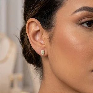 Brinco Oval Cravejado Folheado a ouro 18K