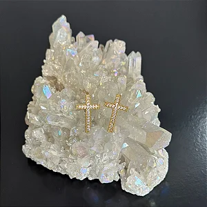 Brinco Cruz Cravejada Folheado a ouro 18K