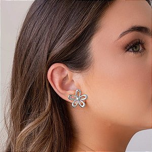 Brinco de Flor Pélatas Vazadas Steel