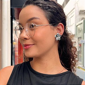 Brinco de Flor Lisa Pétalas Abauladas Steel