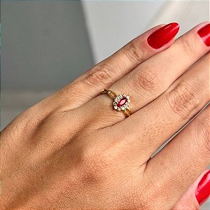 Anel Navete Vermelho Borda Cravejada Aro Trançado Folheado a ouro 18K