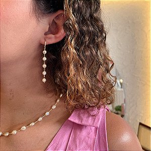 Brinco de Argola Pérola Organica Pendente Folheado a ouro 18K