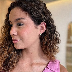 Brinco Nossa Senhora Trabalhado Folheado a ouro 18K