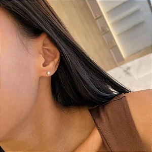 Brinco Florzinha Zircônias