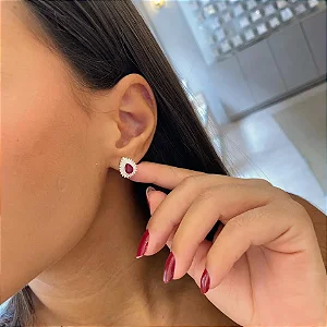 Brinco Gota Zirconia Vermelho Borda Cristal Folheado a Prata