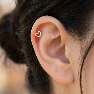 Piercing Coração Pequeno Cravejado Base Reta