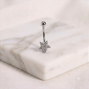 Piercing Bananinha Flor Cravejada