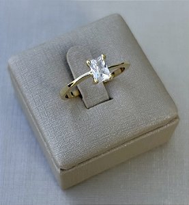 Anel solitário com zircônia 4 garras e banho de ouro 18k