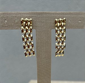 Brinco xadrez com banho de ouro 18k