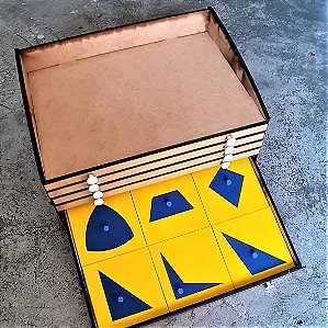 Gabinete de Geometria Montessori