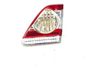 Lanterna Tampa Traseira Direita Toyota Corolla 2010 Xei