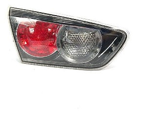 Lanterna Tampa Traseira Esquerda Mitsubishi Lancer 2015 2.0