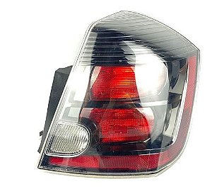 Lanterna Traseira Direita Nissan Sentra 2012 2.0