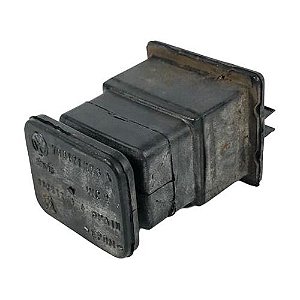 Suporte Coxim Radiador Vw Amarok V6 3.0 2022 7h0121276a