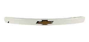 Aplique Tampa Traseira Gm Tracker 2017 1.4 Turbo (detalhe)