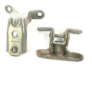 Dobradiça Da Porta Dianteira Direita Gm Sonic 2013