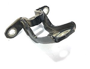 Dobradiça Porta Traseira Direita Baixo Nissan March 2017 1.6