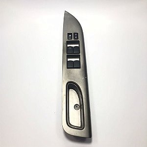 Botão De Vidro Diant. Esq Com Moldura Nissan March 1.6 2017