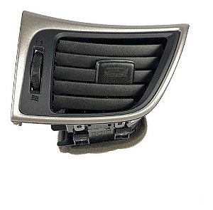 Difusor De Ar Lateral Dir Nissan Sentra 2015 2.0 687603sg0a