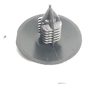 Grampo Proteção Vão Roda Nissan/renault (unidade)