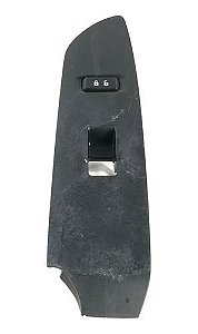 Moldura Botão Vidro Dianteiro Direito Gm Tracker 1.4 2017 Lt