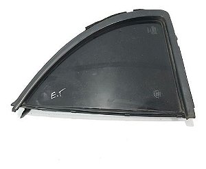 Vidro Vigia Traseiro Esquerdo Nissan March 2014 E943r004584
