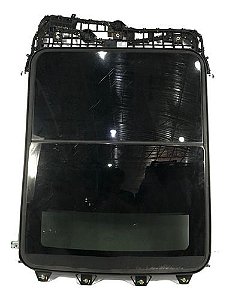 Teto Solar Panorâmico Gm Tracker 2023 1.2 26291986 (detalhe)