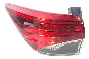 Lanterna Esquerda Toyota Hilux Sw4 2020 2.8 Srx Detalhe