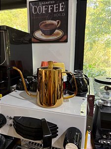 Chaleira Bico de Ganso Dourada - 600ml com bico alça e tampa Inox