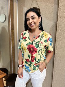 T-SHIRT DECOTE V ESTAMPADA LANÇA PERFUME