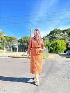JAQUETA CROPPED CAMEL EM SARJA LEZ A LEZ
