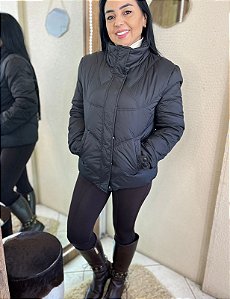 JAQUETA DE PLUMA COM PESPONTO DIAMANTE NA GOLA ALPELO