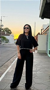 BLUSA CROPPED MANGA CRUTA COM APLICAÇÕES LANÇA PERFUME
