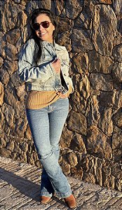 JAQUETA JEANS CURTA COM APLICAÇÕES LEZ A LEZ