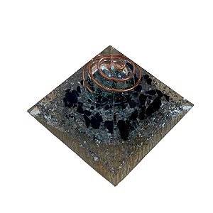 Orgonite Pirâmide Proteção Energética Turmalina Negra 7cm