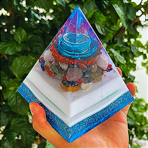 Pronta entrega Orgonite Pirâmide de 15cm - Azul