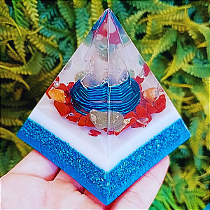 Pronta Entrega Orgonite Pirâmide de 8cm - Azul Claro