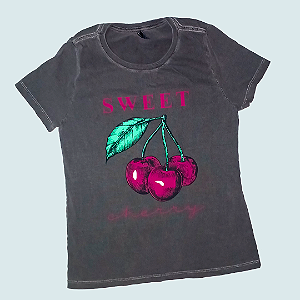 T-SHIRT ESTONADA - CEREJA - CINZA