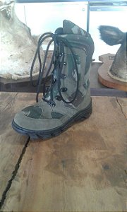 Bota Caçador Cano Médio