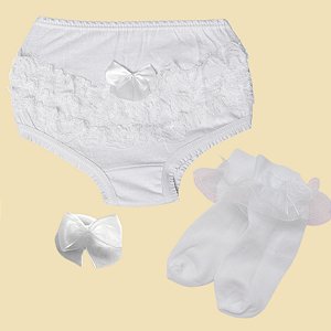 Kit infantil com meia, calcinha, e rabicó com aplicações artesanais