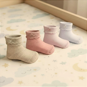 Meia Infantil de Algodão com Bordado Artesanal