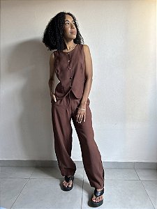 CALÇA BARREL DE ALFAIATARIA MARROM