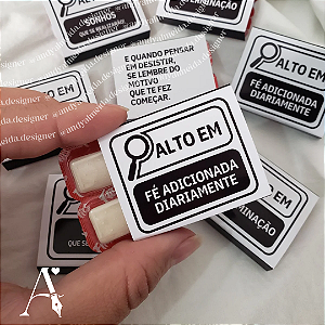 25 Chicletes personalizados "ALTO EM"