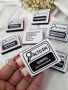 250 Chicletes personalizados "ALTO EM"
