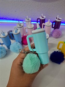 Chaveiro Garrafinha com Pompom Verde água - Sem personalizar