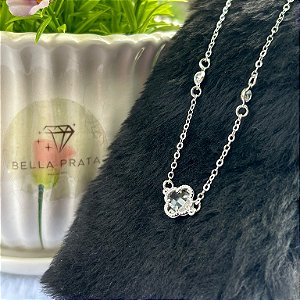 Choker Trevo com 4 Zircônias Na Lateral