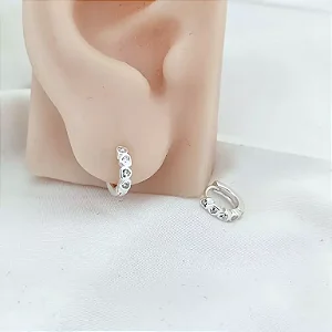 ARGOLA CLICK CRAVAÇÃO INGLESA ZIRCÔNIAS EM CORAÇÃO