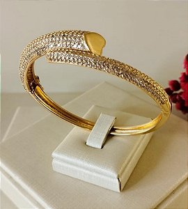 BRACELETE DOURADO CRAVEJADO