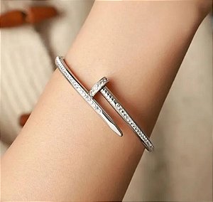 BRACELETE PRATEADO AÇO INOX PREGO CRAVEJADO